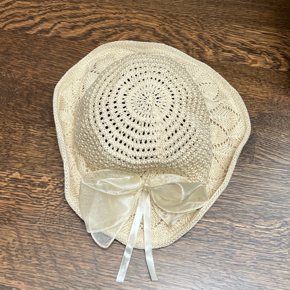 Vintage Beach Crochet Woven Beige Bow Floppy Hat Women’s Adult Size Feminine - Picture 11 of 16